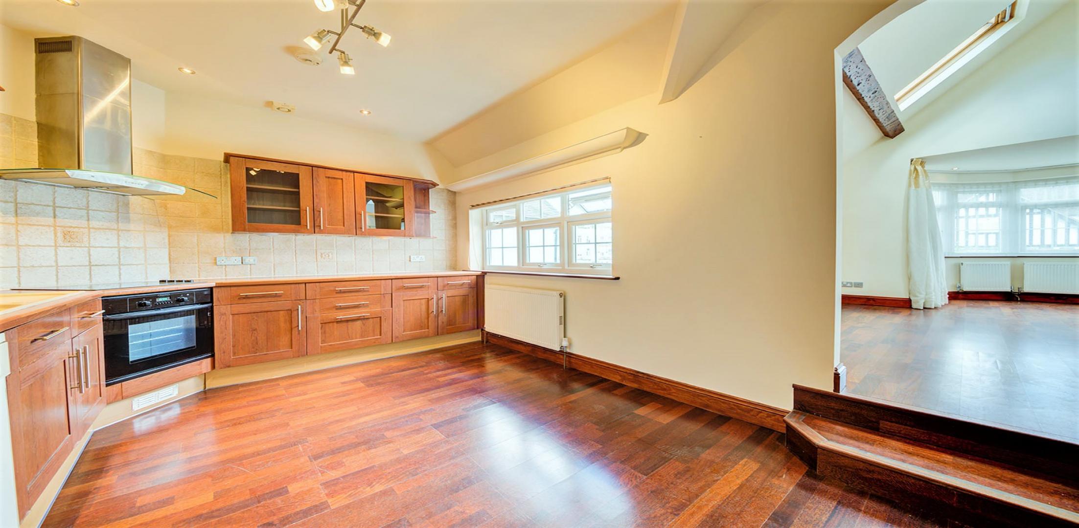 			2 Bedroom, 1 bath, 1 reception Flat			 Park Drive, GOLDERS GREEN